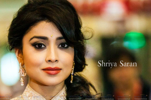 Shriya Saran Wallpaper