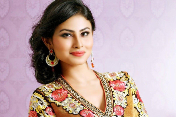 Mouni Roy Wallpaper