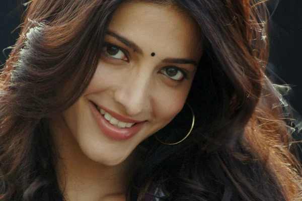 Shruti Hassan HD Wallpaper