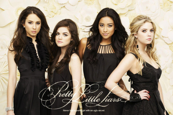Pretty Little Liars Wallpaper