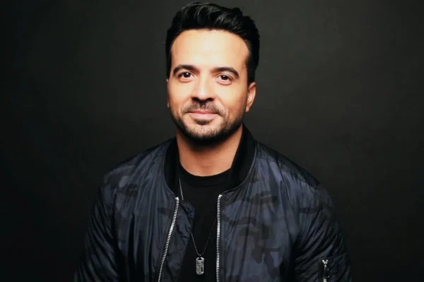 Luis Fonsi Wallpaper