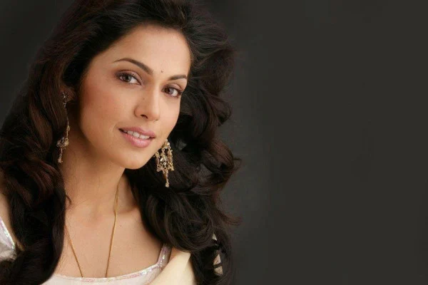 Isha Koppikar Wallpaper