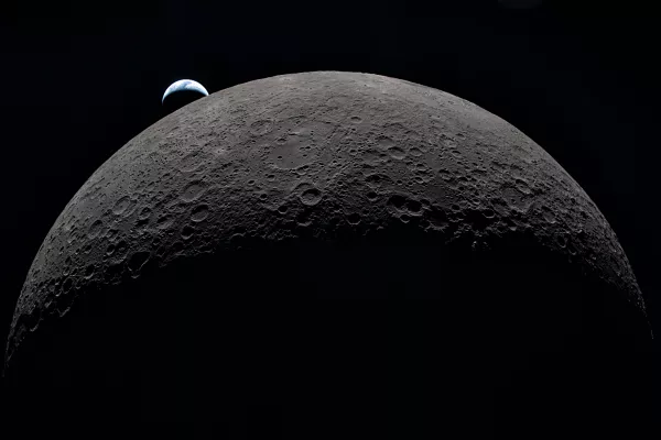 Artemis II Wallpaper